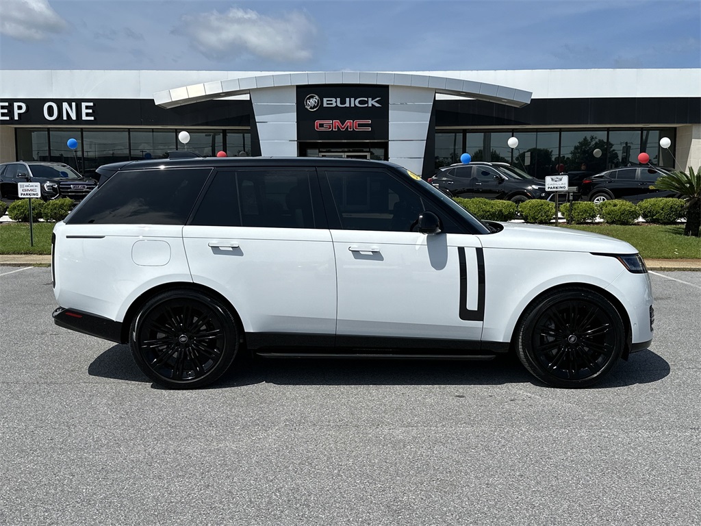 2024 Land Rover Range Rover SE photo 7
