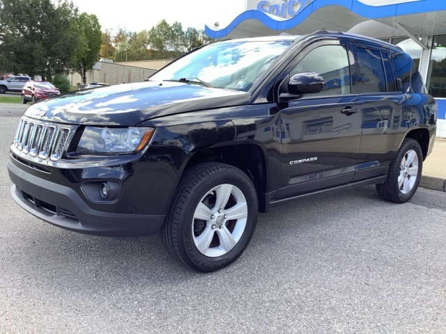 2016 Jeep Compass Latitude photo 2