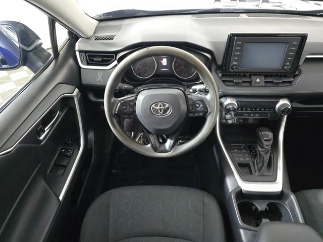 2019 Toyota RAV4 XLE photo 16
