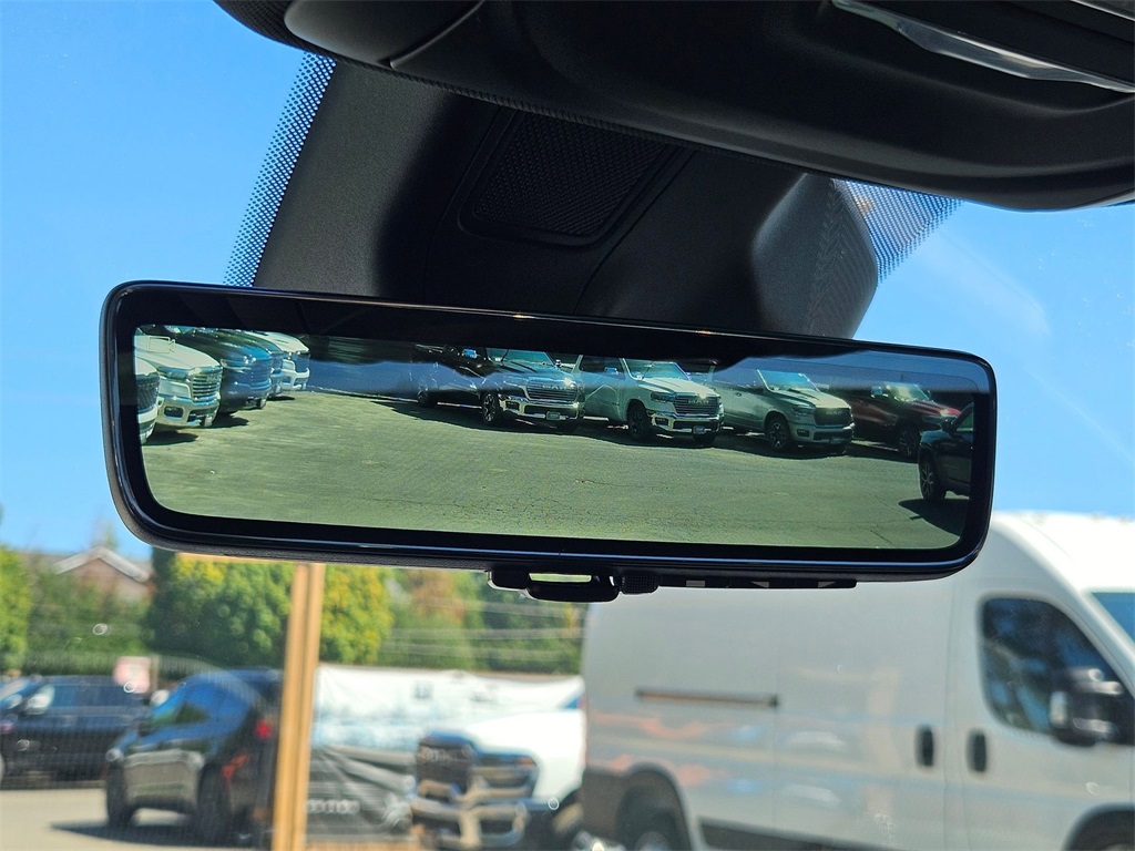 2025 Jeep Grand Cherokee Limited photo 32