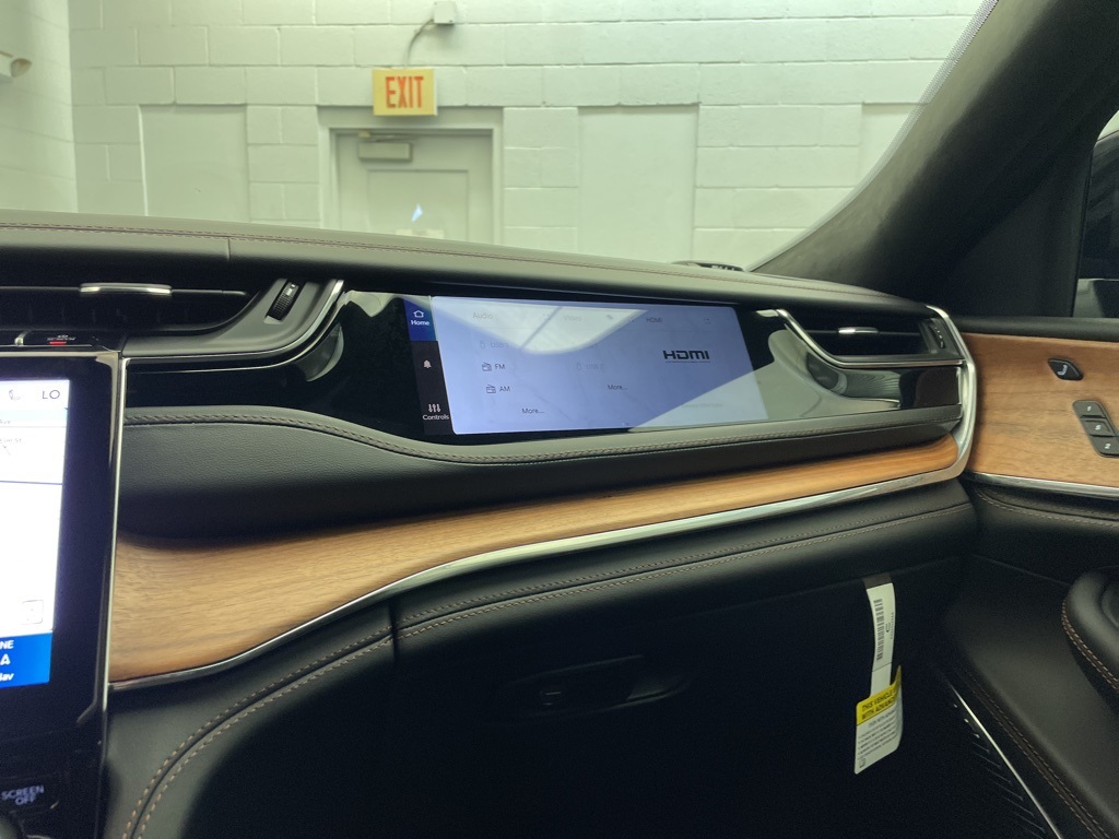 2025 Jeep Grand Cherokee L Summit Reserve photo 13