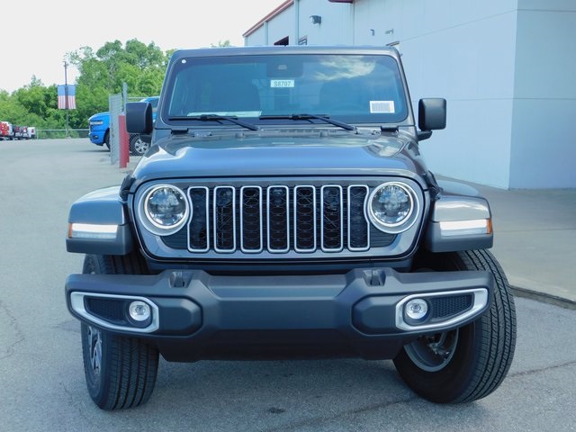 2025 Jeep Wrangler Sahara photo 3