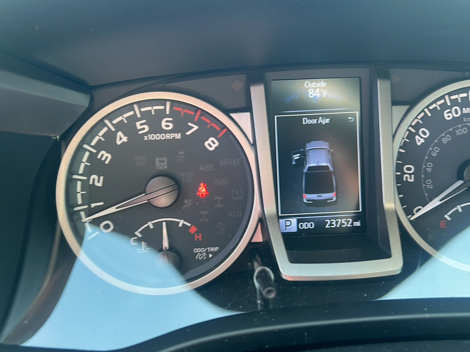 2022 Toyota Tacoma SR5 photo 4