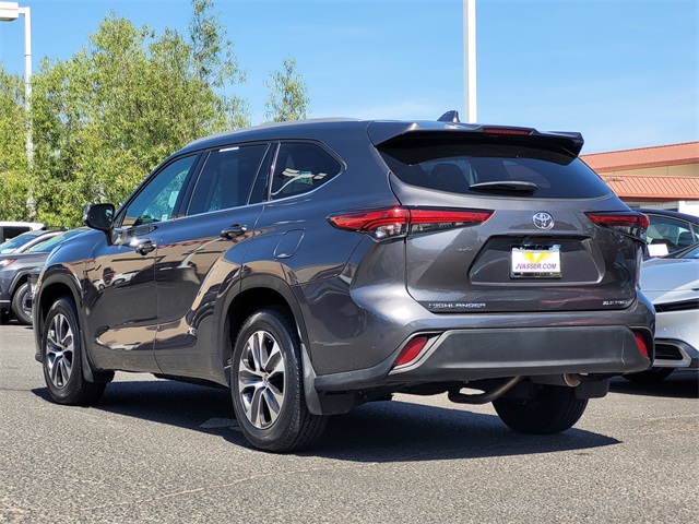2022 Toyota Highlander XLE photo 7