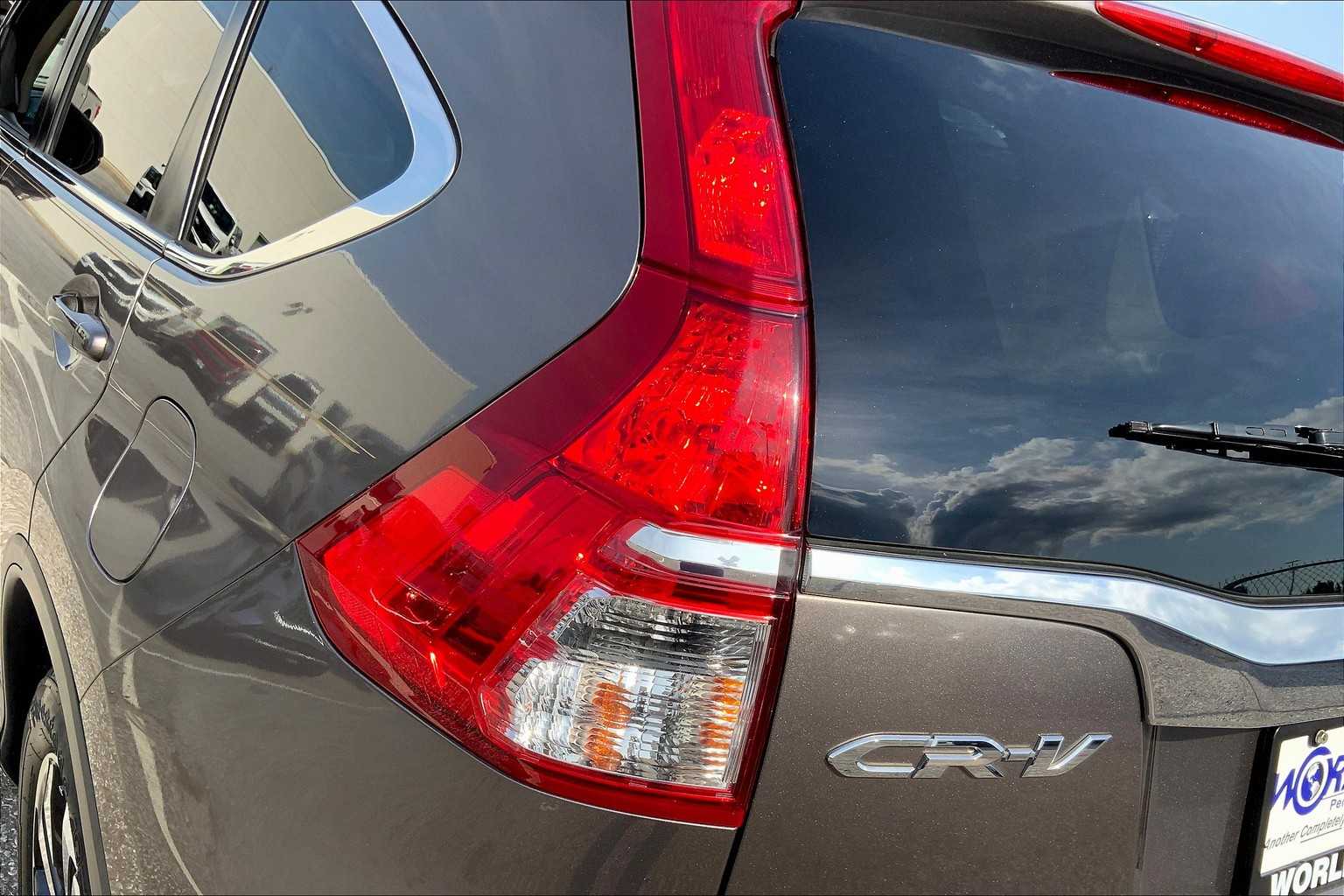 2016 Honda CR-V Touring photo 27