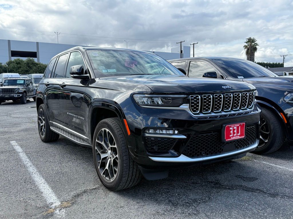 2022 Jeep Grand Cherokee Summit Reserve's photo