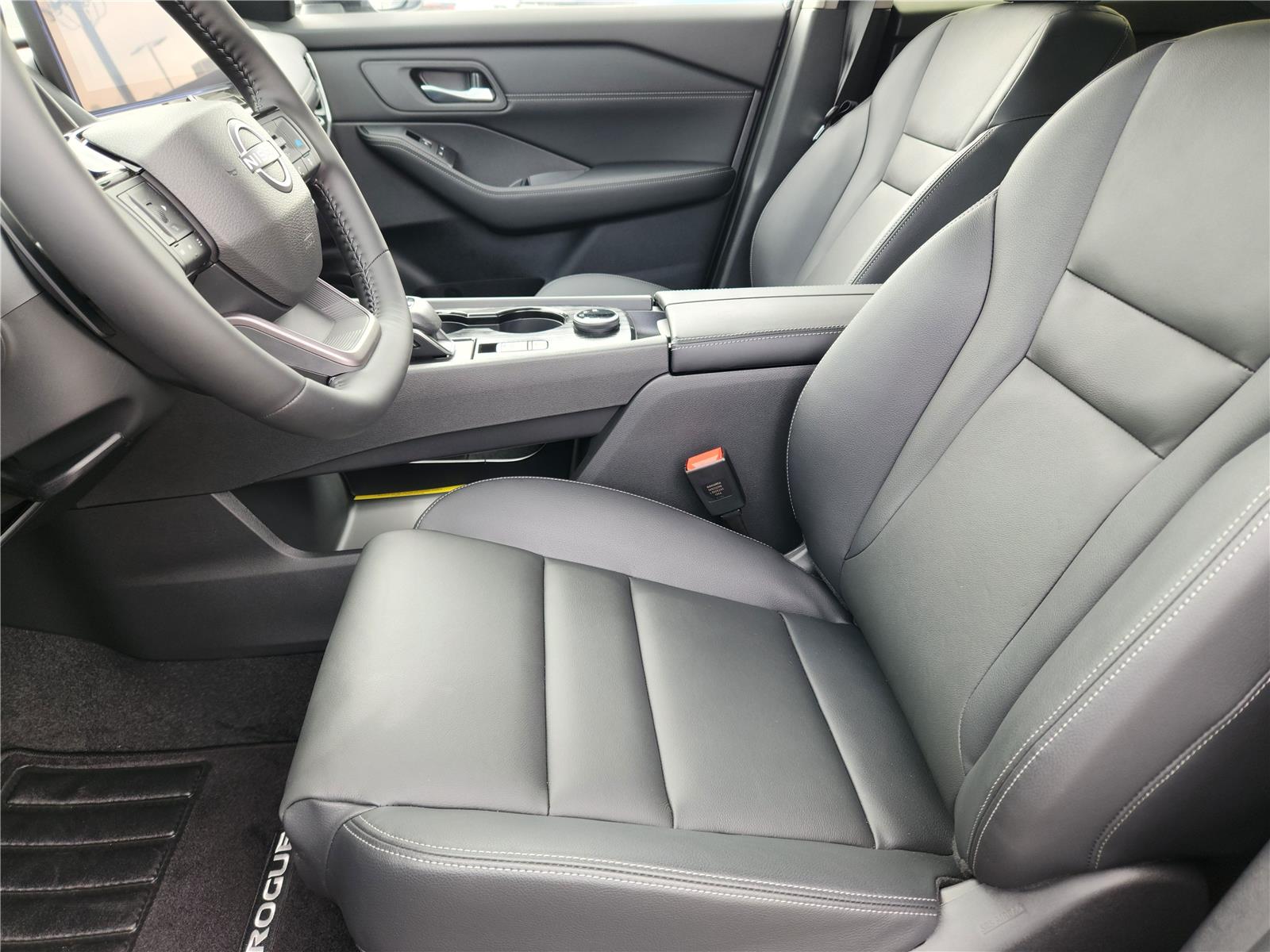 2025 Nissan Rogue SL photo 9