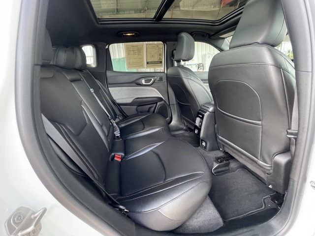2024 Jeep Compass Latitude Lux photo 22
