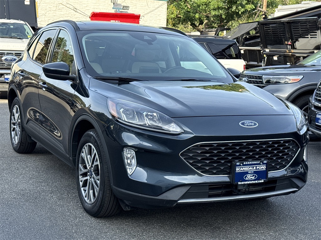 2022 Ford Escape SEL's photo