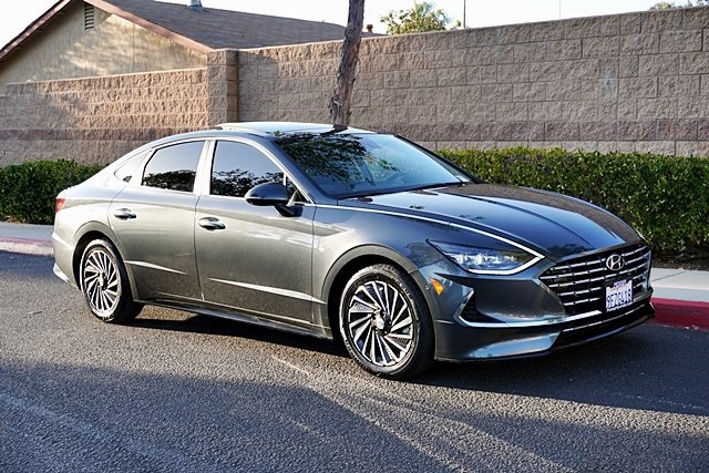 2023 Hyundai Sonata Hybrid Limited photo 4