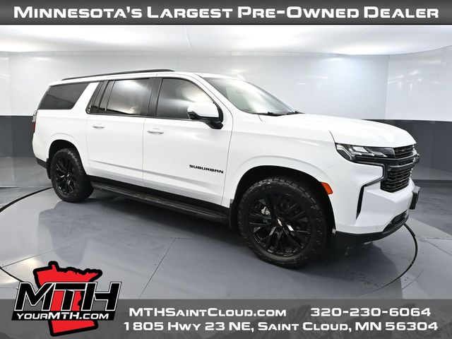 2022 Chevrolet Suburban RST's photo