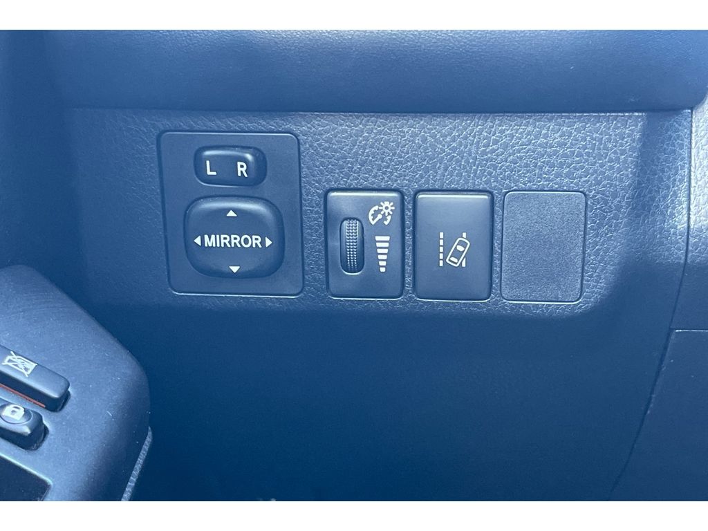 2017 Toyota RAV4 XLE photo 38