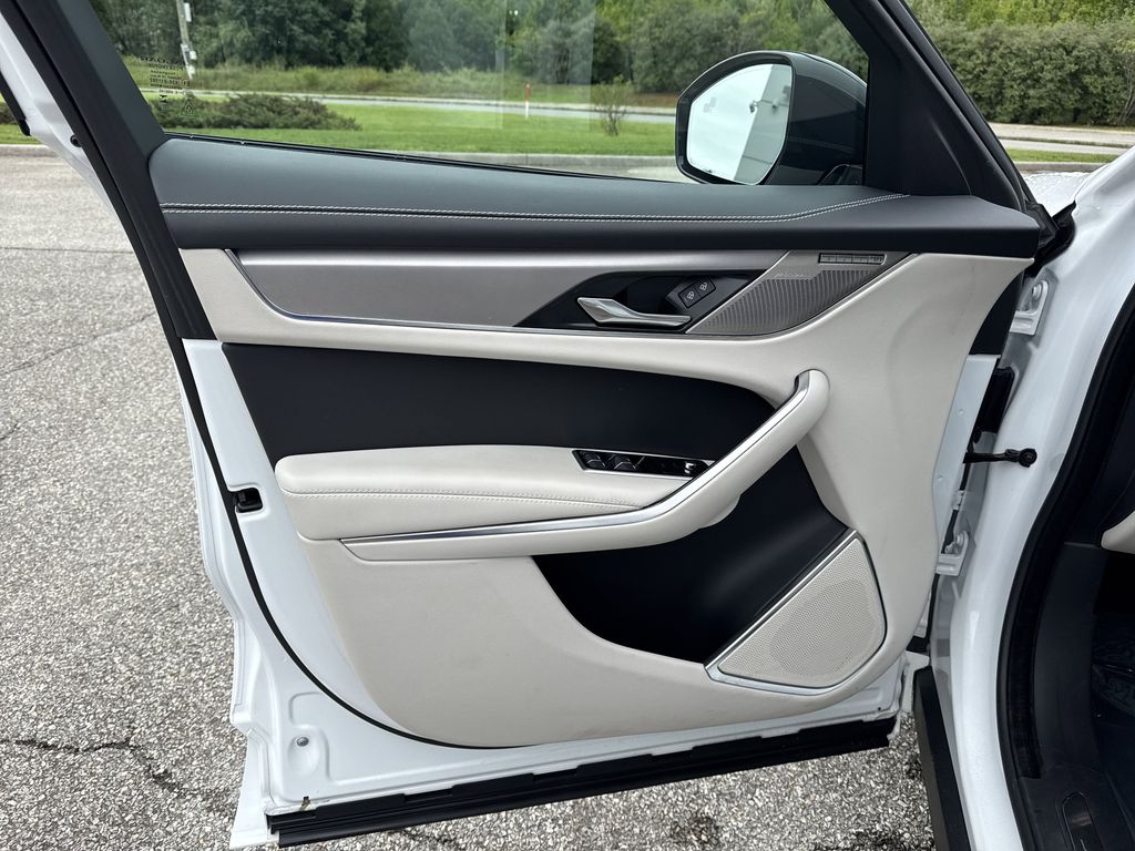 2024 Jaguar F-PACE P250 R-Dynamic S photo 14