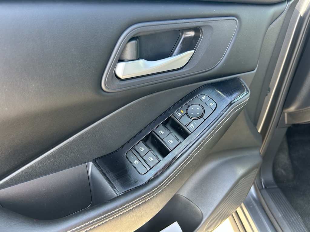 2024 Nissan Rogue SV photo 12