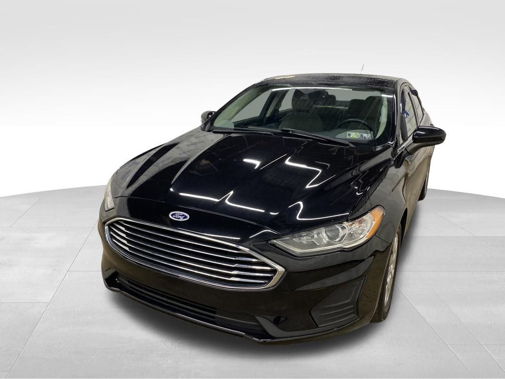 2019 Ford Fusion S photo 2