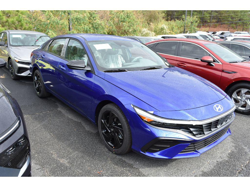 2026 Hyundai Elantra SEL Sport photo 2