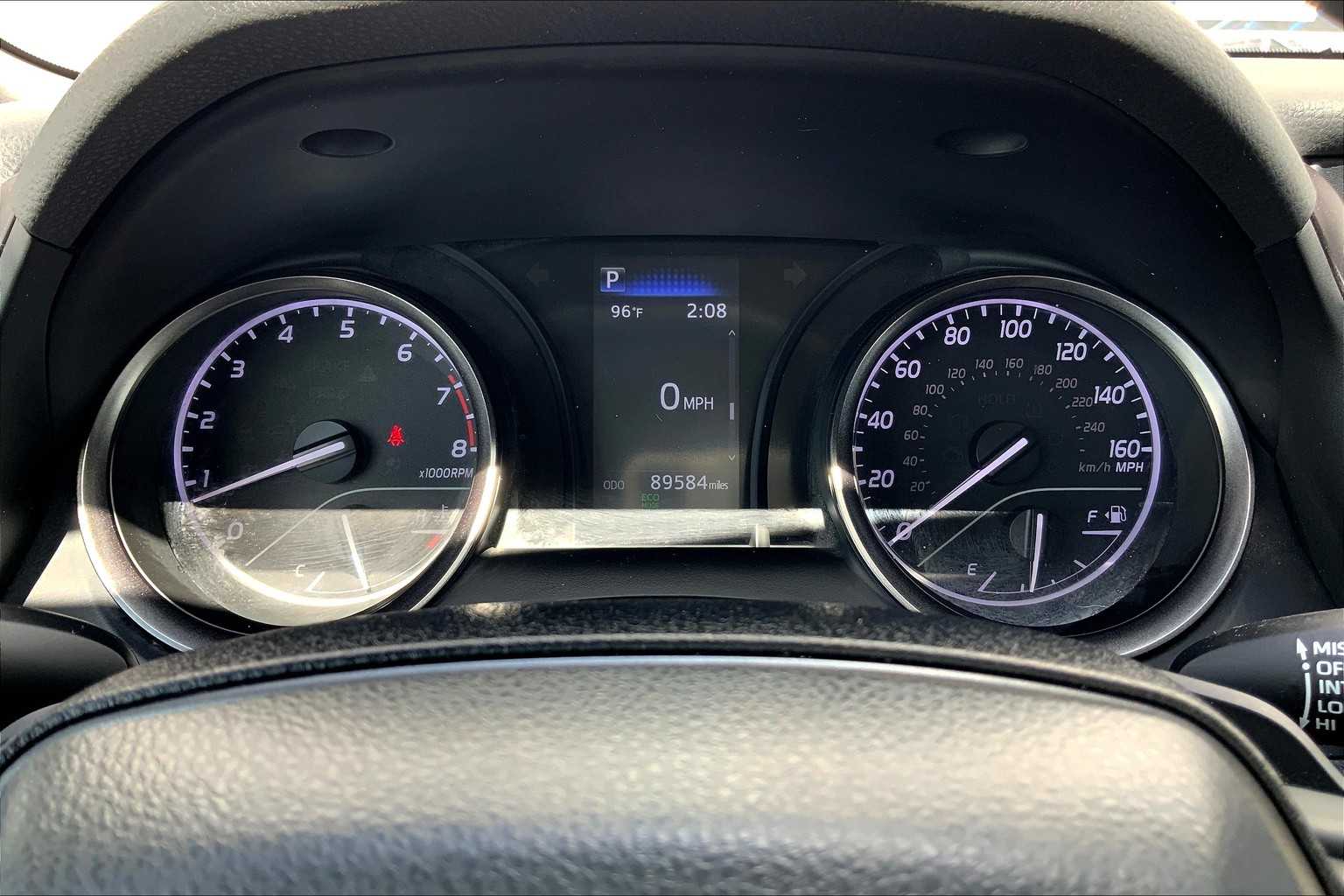 2022 Toyota Camry SE photo 23