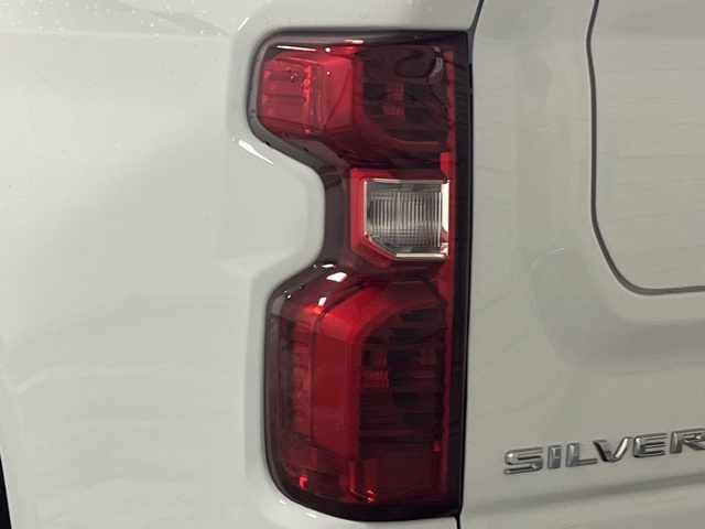 2024 Chevrolet Silverado 1500 Custom photo 3