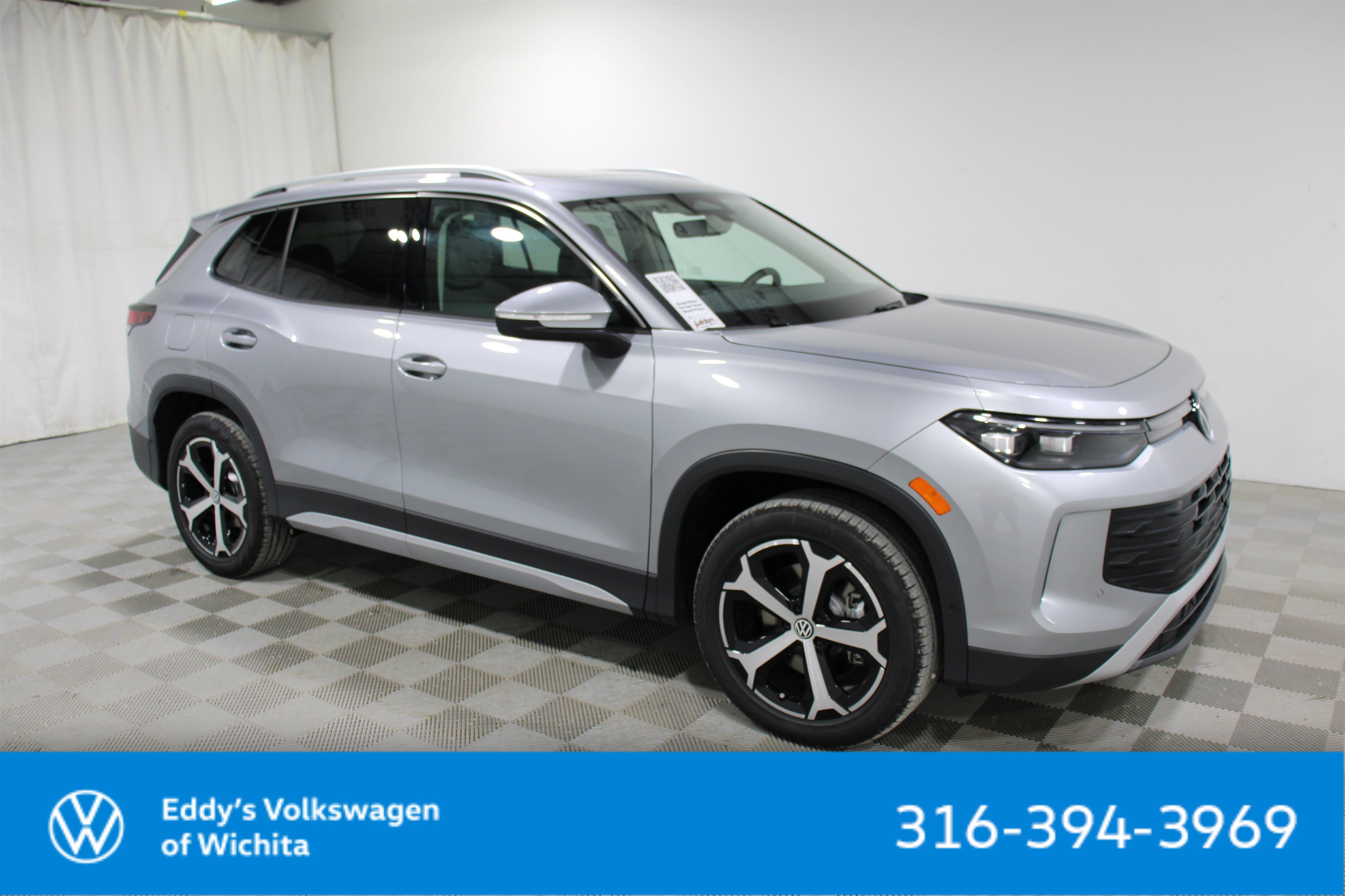 2025 Volkswagen Tiguan SE's photo