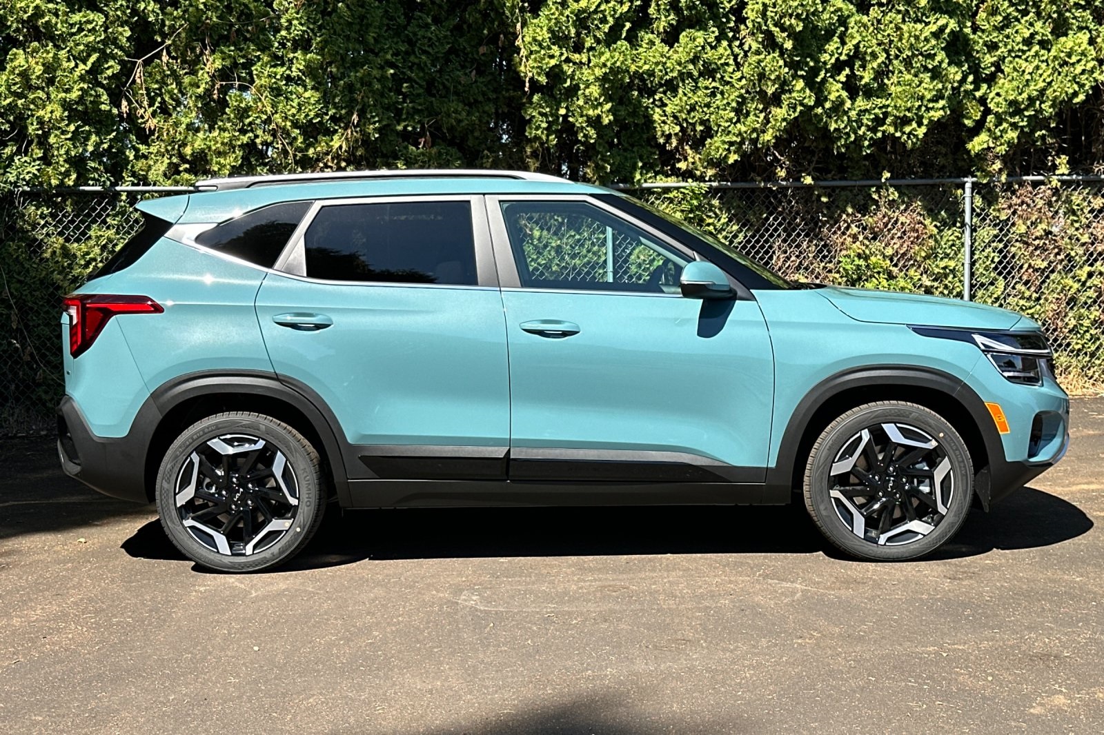 2026 Kia Seltos SX photo 2