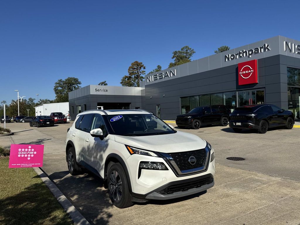 2021 Nissan Rogue SV photo 3