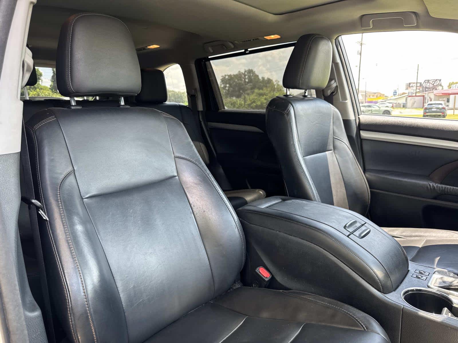 2015 Toyota Highlander XLE photo 36