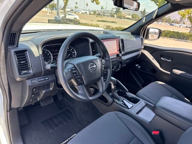 2023 Nissan Frontier SV photo 6