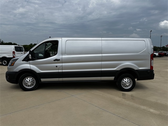 2024 Ford Transit photo 2