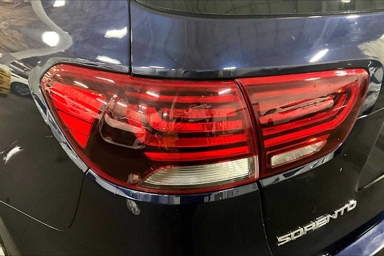 2020 Kia Sorento LX photo 27