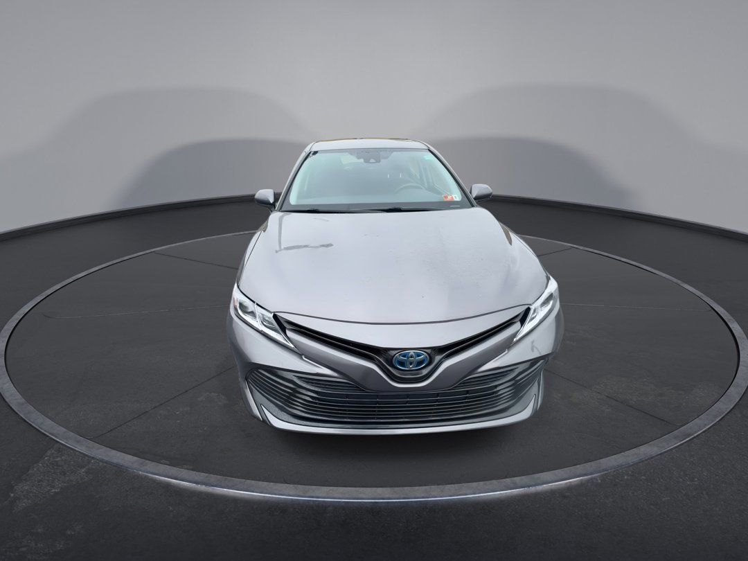 2020 Toyota Camry Hybrid LE photo 3
