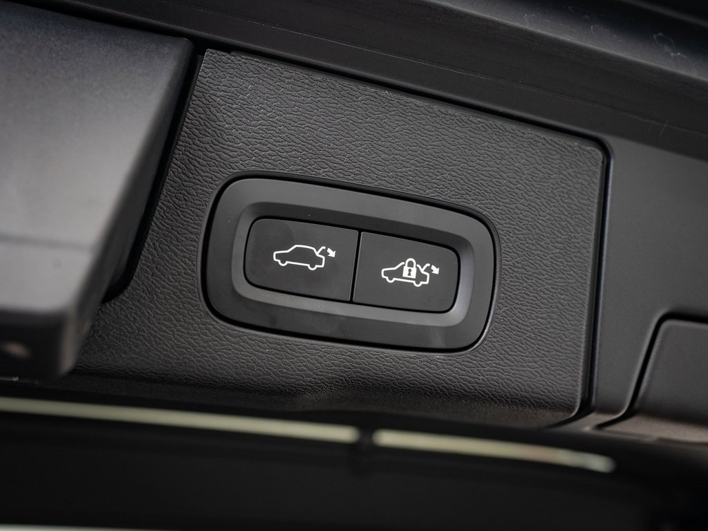 2024 Volvo XC60 Recharge Hybrid Ultimate photo 37