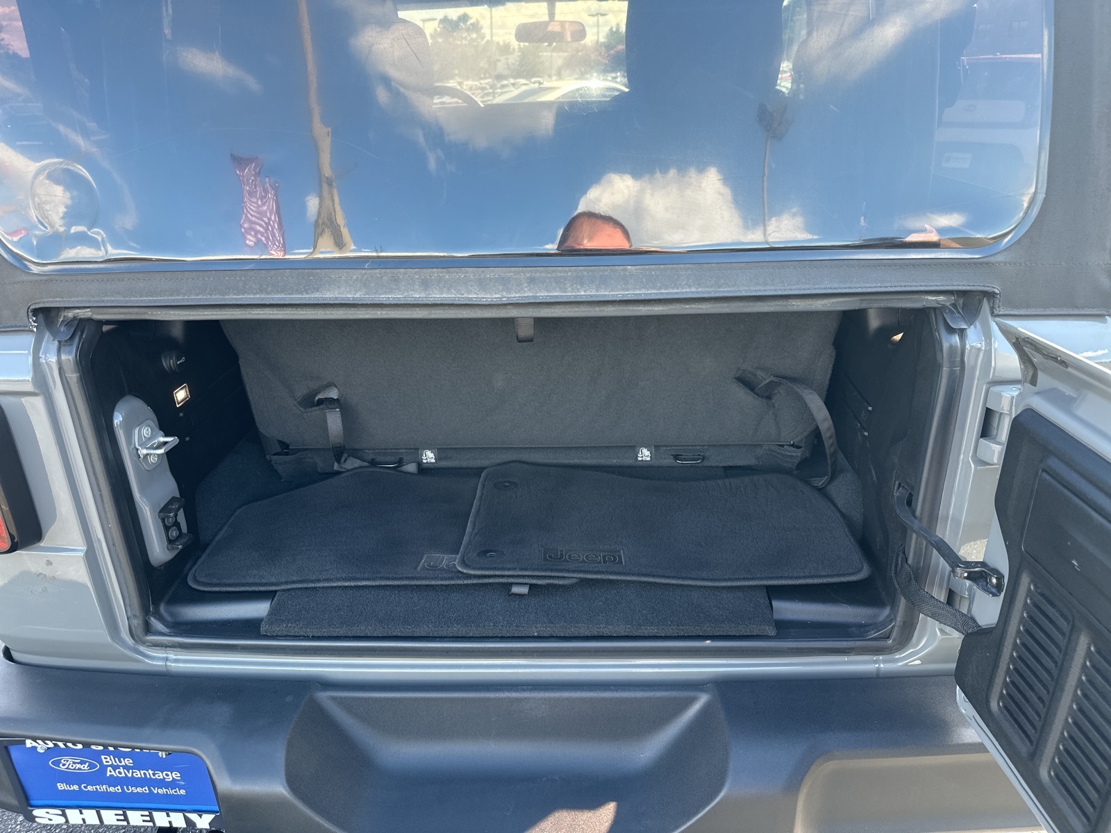 2022 Jeep Wrangler Sport S photo 17