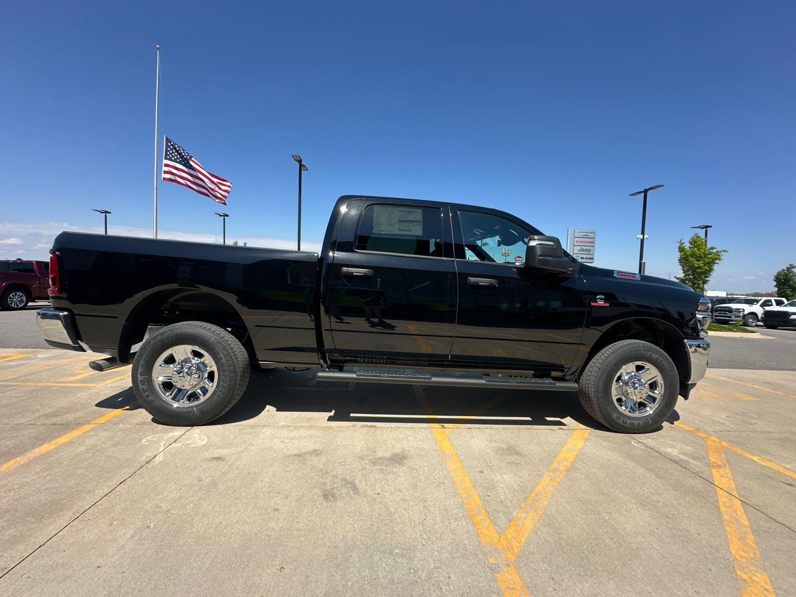 2025 Ram 2500 Tradesman photo 4