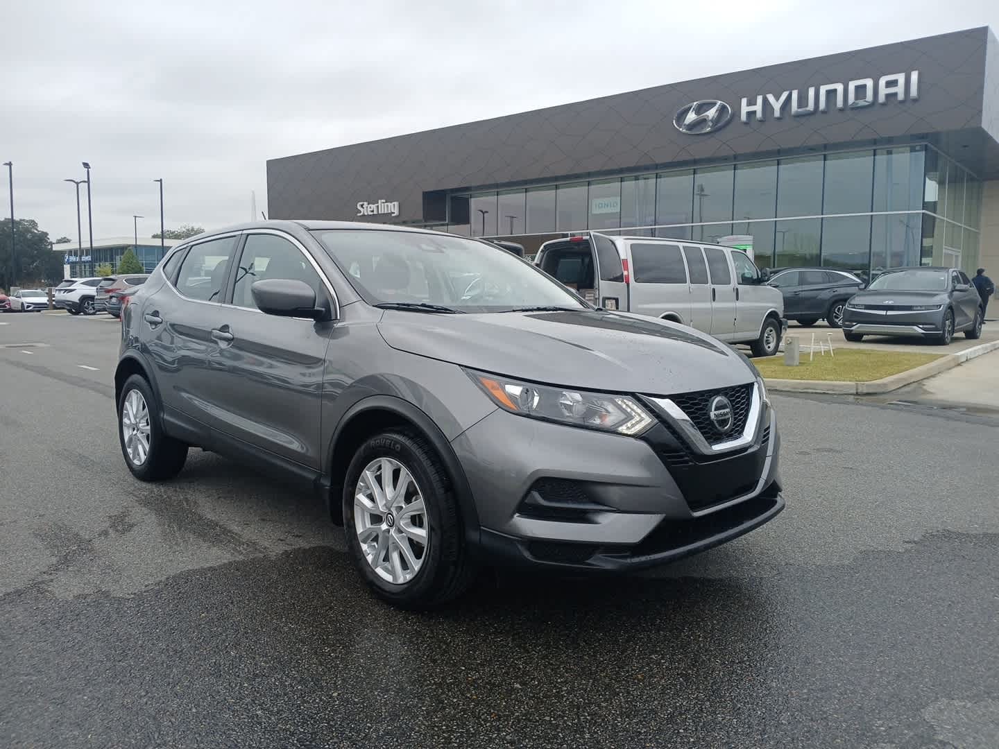2021 Nissan Rogue Sport S's photo