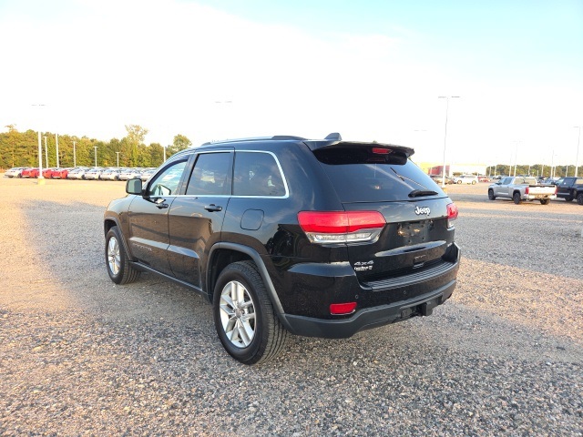 2017 Jeep Grand Cherokee Laredo photo 3