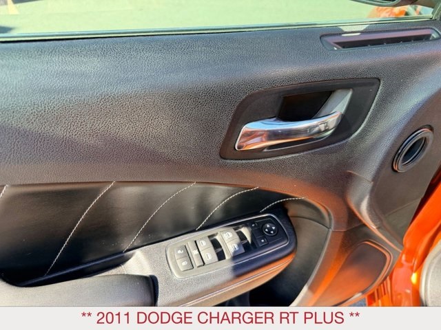 2011 Dodge Charger R/T photo 9