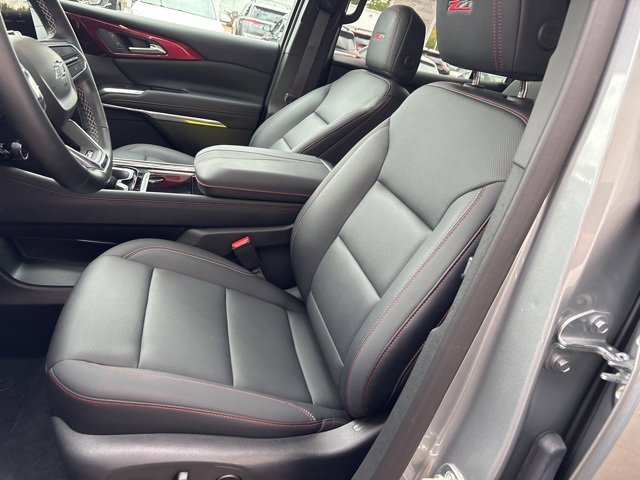 2025 Chevrolet Traverse Z71 photo 10