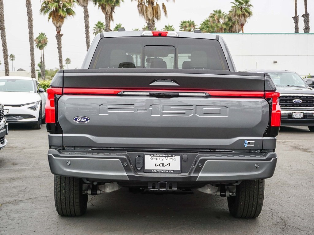 2025 Ford F-150 Lightning Platinum photo 7