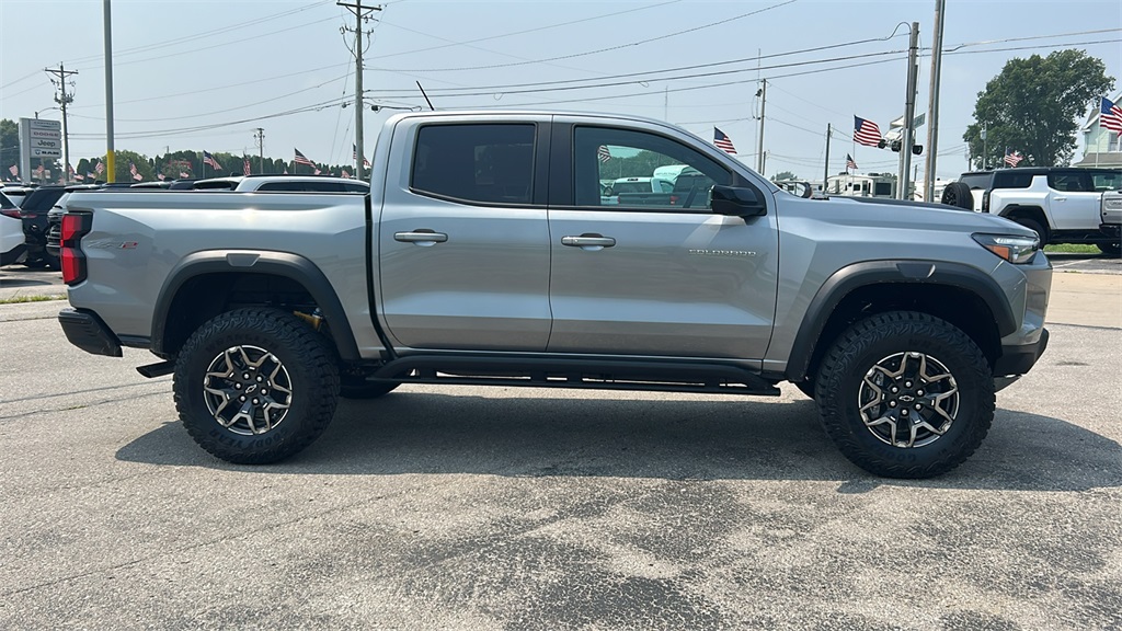 2025 Chevrolet Colorado ZR2 photo 2