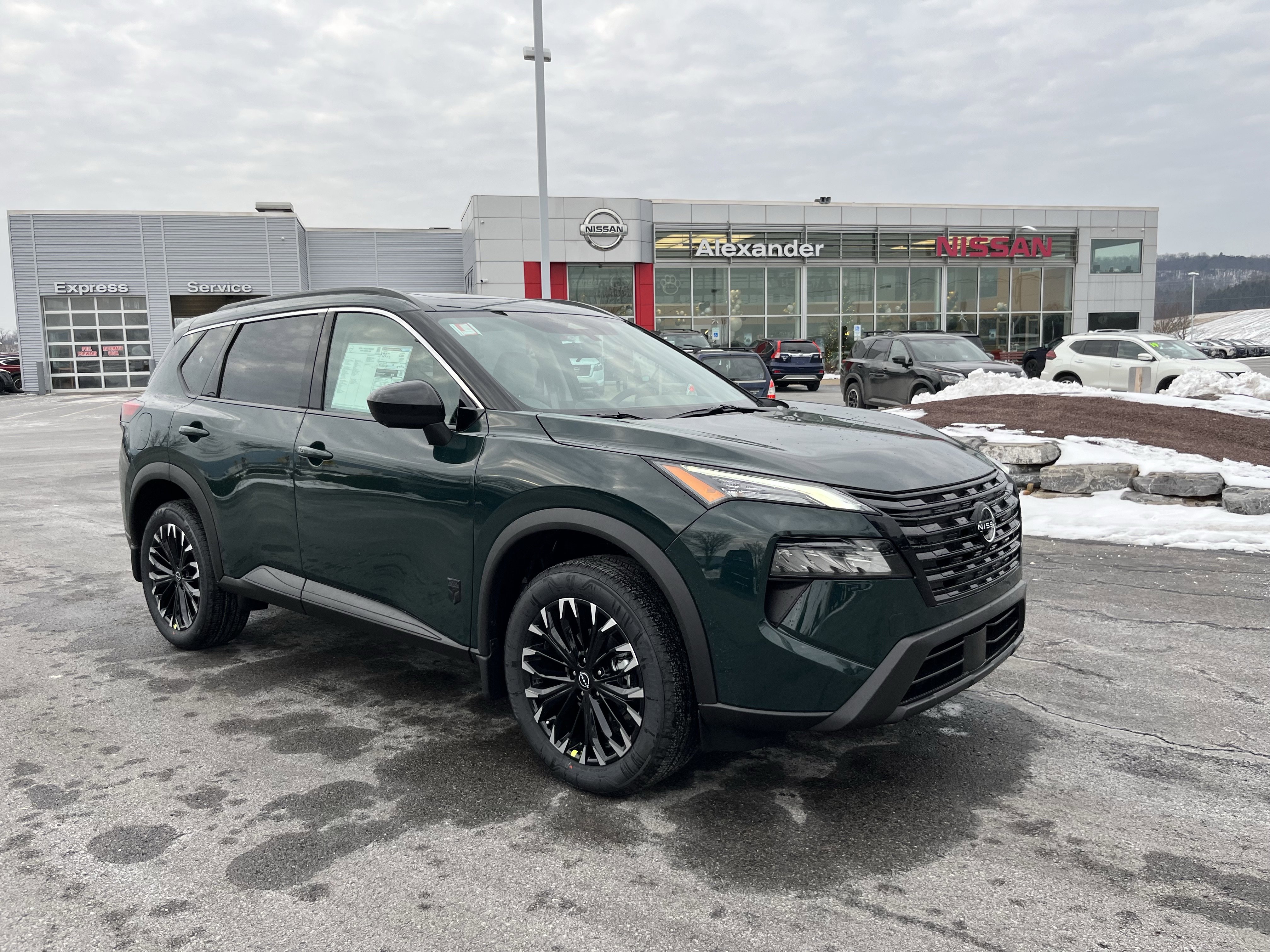 2026 Nissan Rogue Dark Armor's photo