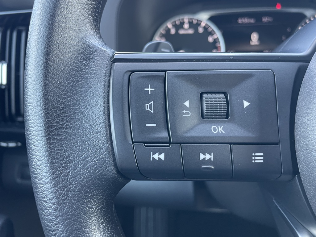2024 Nissan Pathfinder S photo 9