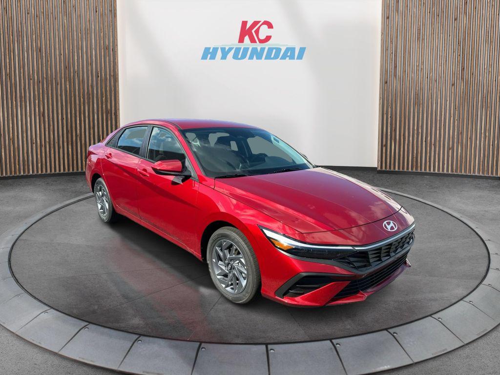 2025 Hyundai Elantra Hybrid photo 3