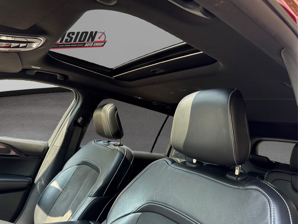 2021 Jeep Grand Cherokee Altitude photo 21