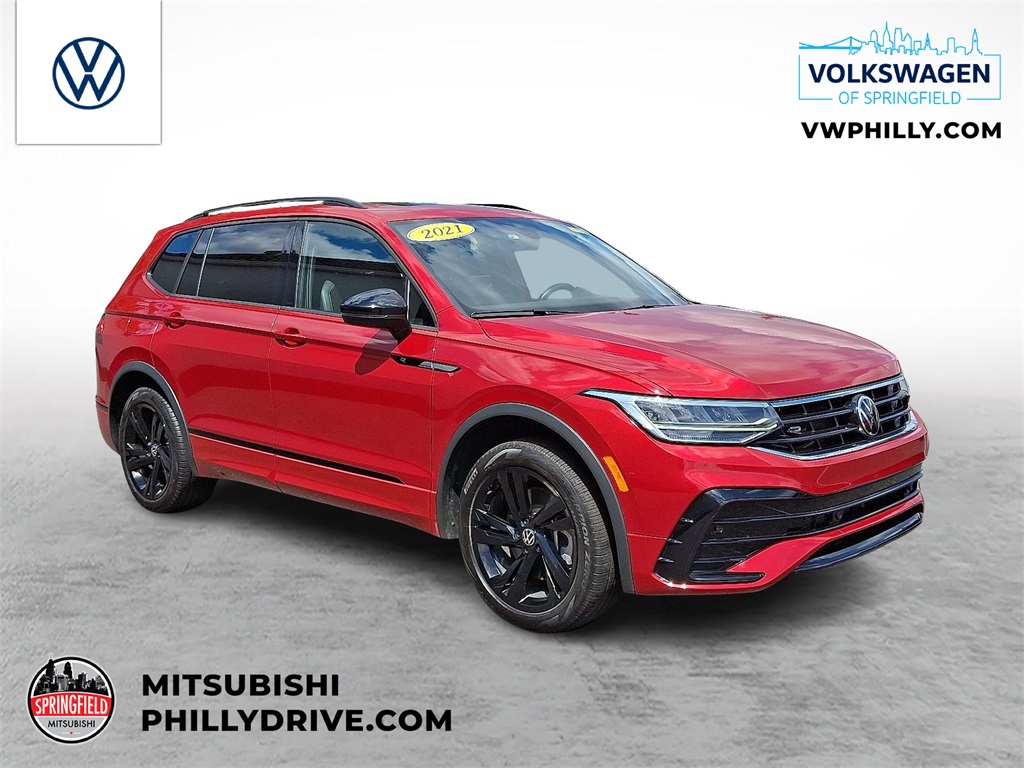 2024 Volkswagen Tiguan SE R-LINE BLACK's photo