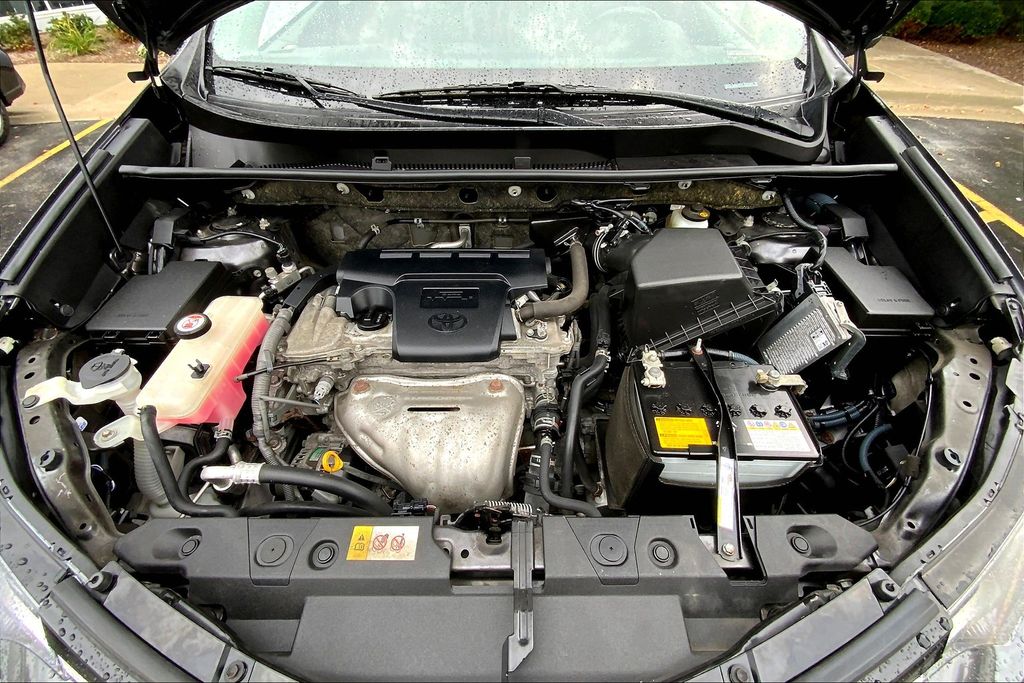 2017 Toyota RAV4 XLE photo 8