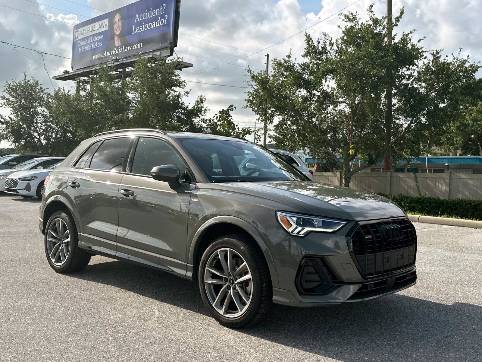 2025 Audi Q3 45 TFSI S line Premium photo 2