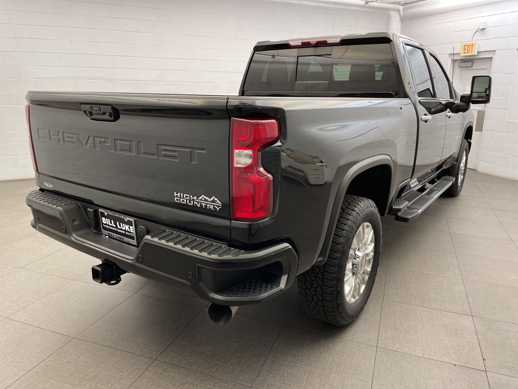 2023 Chevrolet Silverado 2500HD High Country photo 3