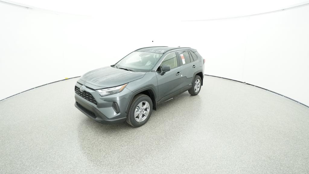 2025 Toyota RAV4 LE's photo