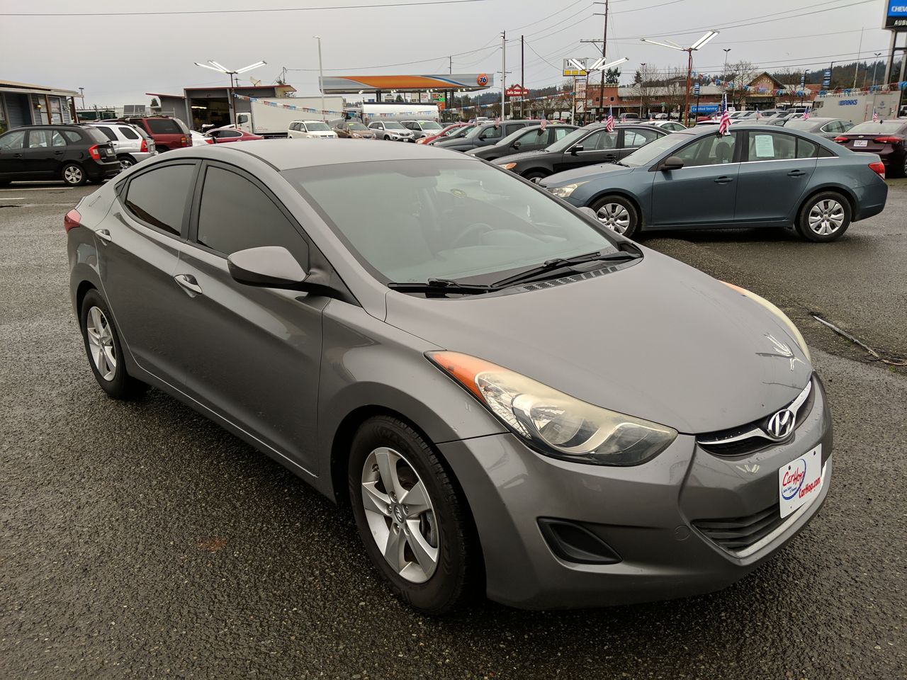 2013 Hyundai Elantra GLS's photo