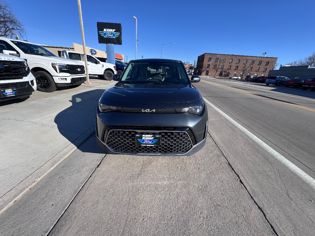 2023 Kia Soul EX photo 2